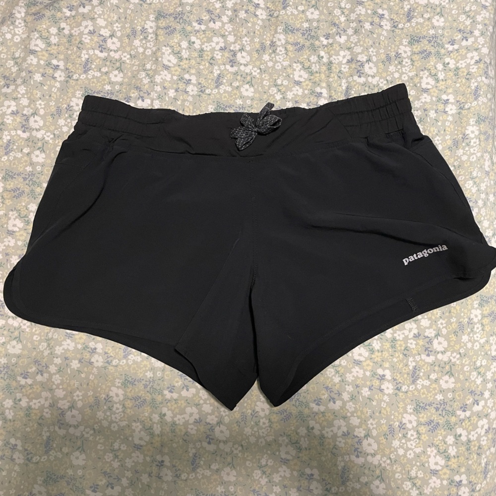 Patagonia W's Nine Trails Shorts - 4 in.